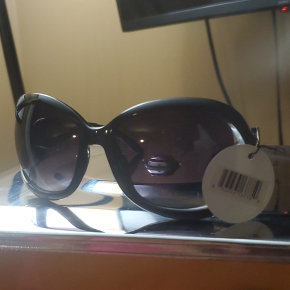 Sunglasses for her by ellure haven't seen any like - Picture 3 of 10